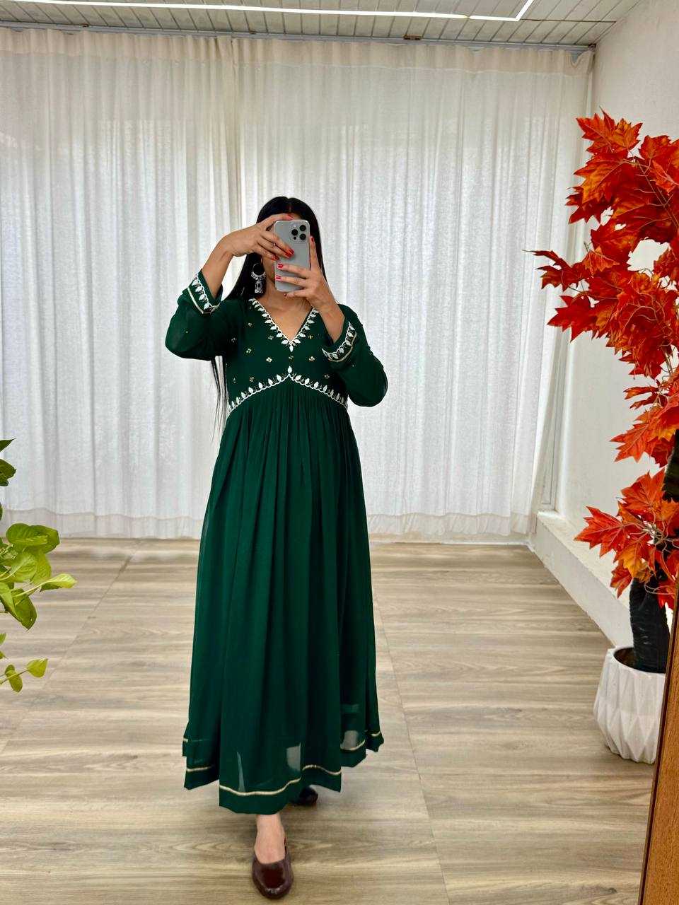 YNF FAUX GEORGETTE KESH240 409 GOWNS WHOLESALE GREEN ANARAKLI FULL SLEEVE WEDDING GEORGETTE GOWNS MANUFACTURER - Deevit International