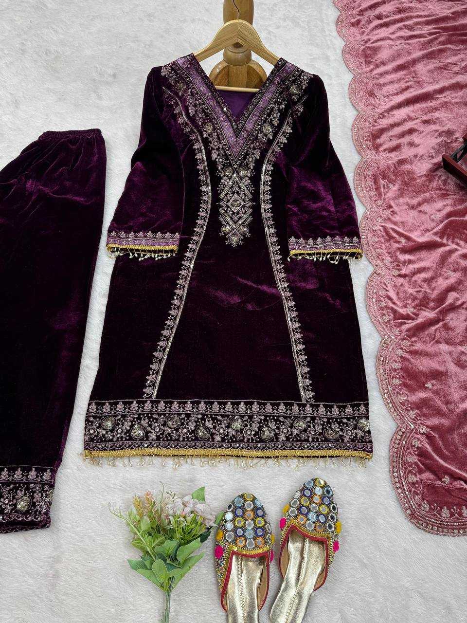 YNF FAUX GEORGETTE RIN169 5779 SUITS & DRESSES WHOLESALE EMBROIDERY DESIGNER PAKISTANI LADIES GEORGETTE SUITS MANUFACTURER - Deevit International