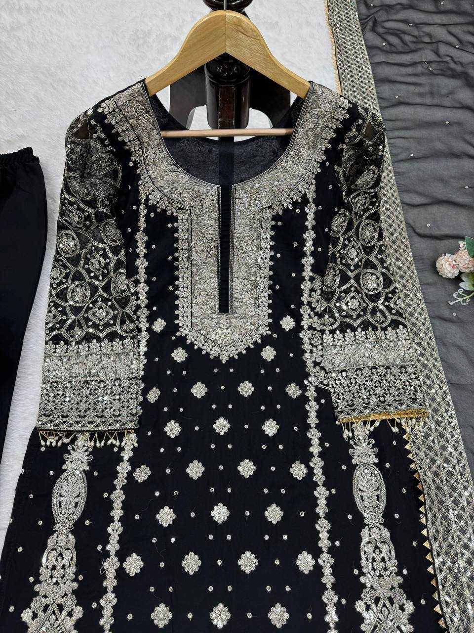 YNF FAUX GEORGETTE RIN169 5782 SUITS & DRESSES WHOLESALE EMBROIDERY PAKISTANI LADIES GEORGETTE SUITS MANUFACTURER - Deevit International