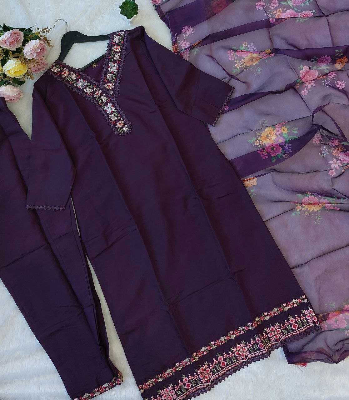 YNF FVISCOSE CHANDERI RIN201 RRD42 SUITS & DRESSES WHOLESALE EMBROPIDERY CHANDERI LONG KURTI SUITS MANUFACTURE - Deevit International