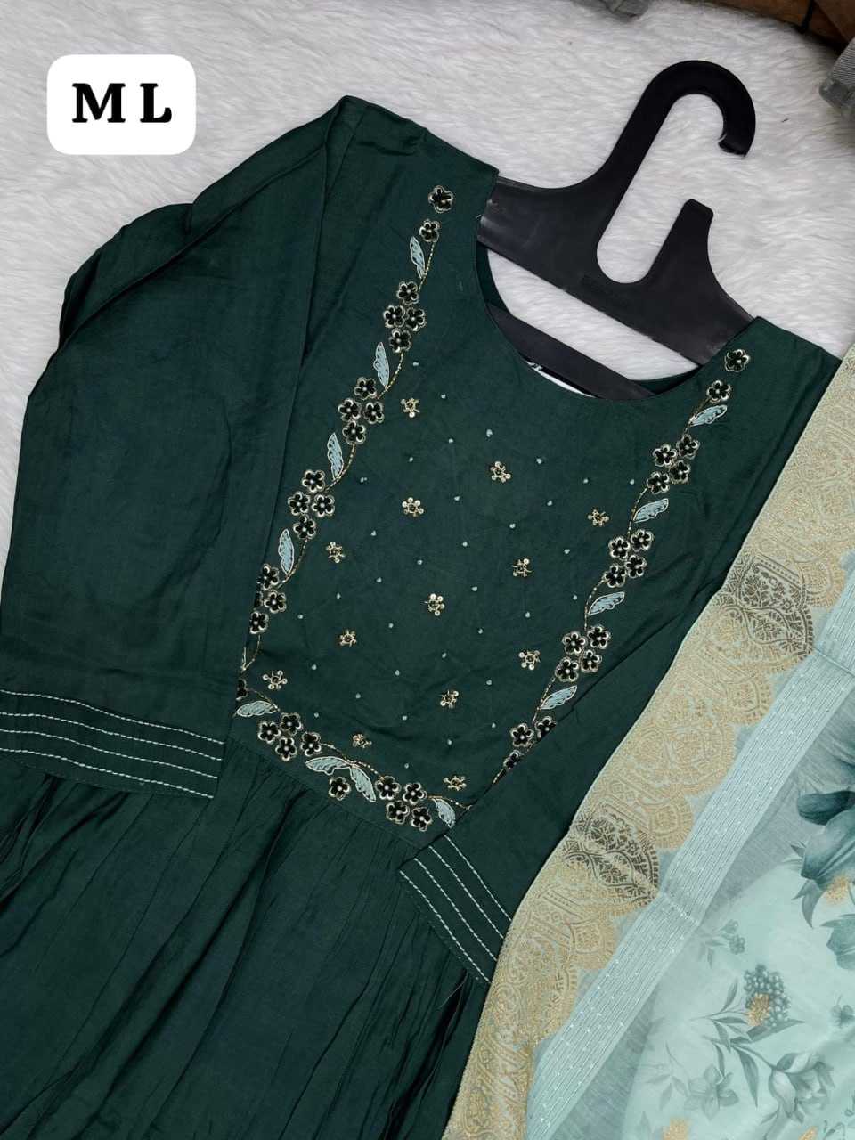 YNF HEAVY ROMAN SILK KESH258 VDA05 SUITS & DRESSES WHOLESALE EMBROIDEREY WEDDING LADIES SILK SUITS MANUFACTURE - Deevit International