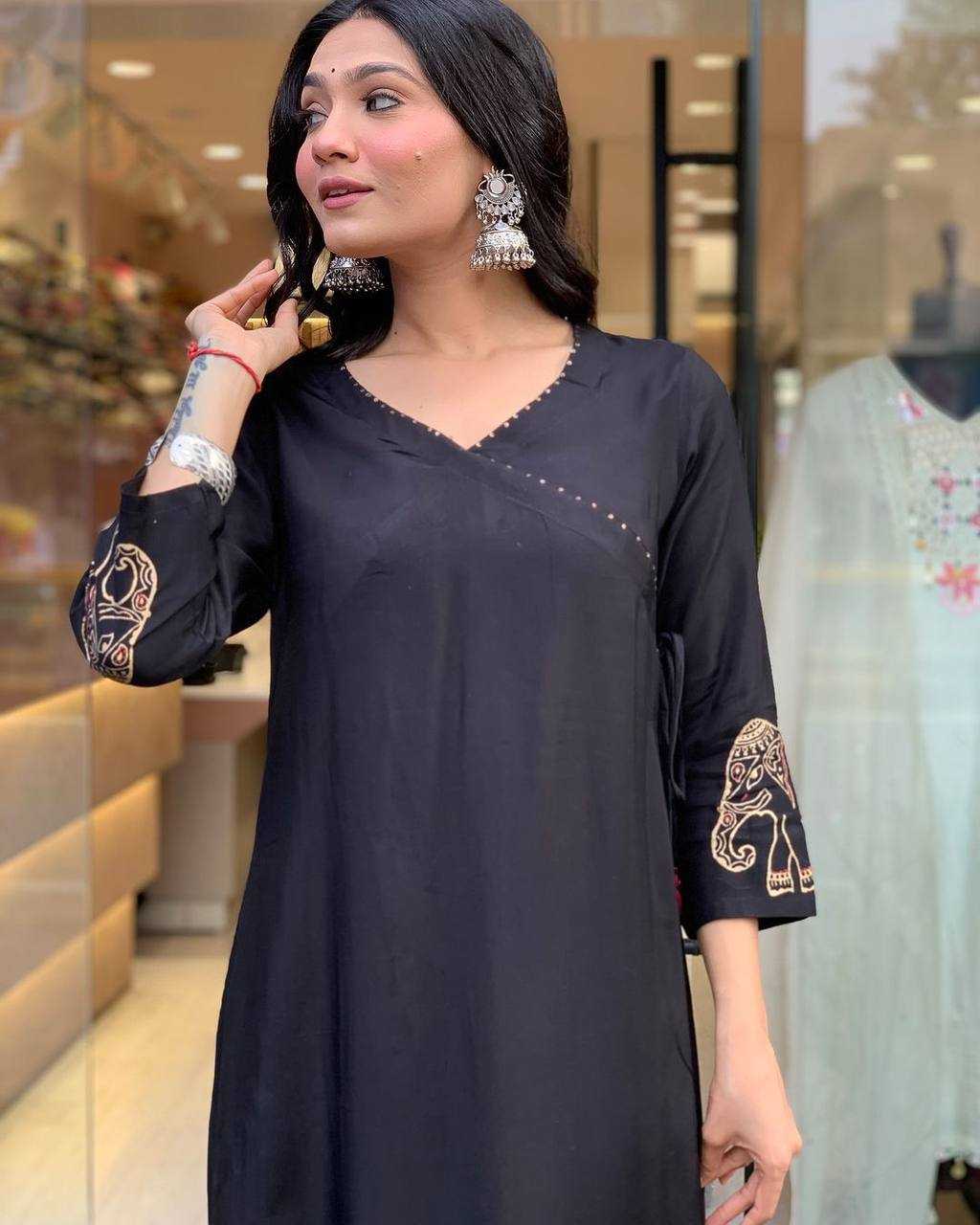 YNF MUSLIN KESH211 LDY115 KURTIS WHOLESALE FESTIVE LONG KURTI WITH BOTTOM BLACK KURTIS MANUFACTURER - Deevit International