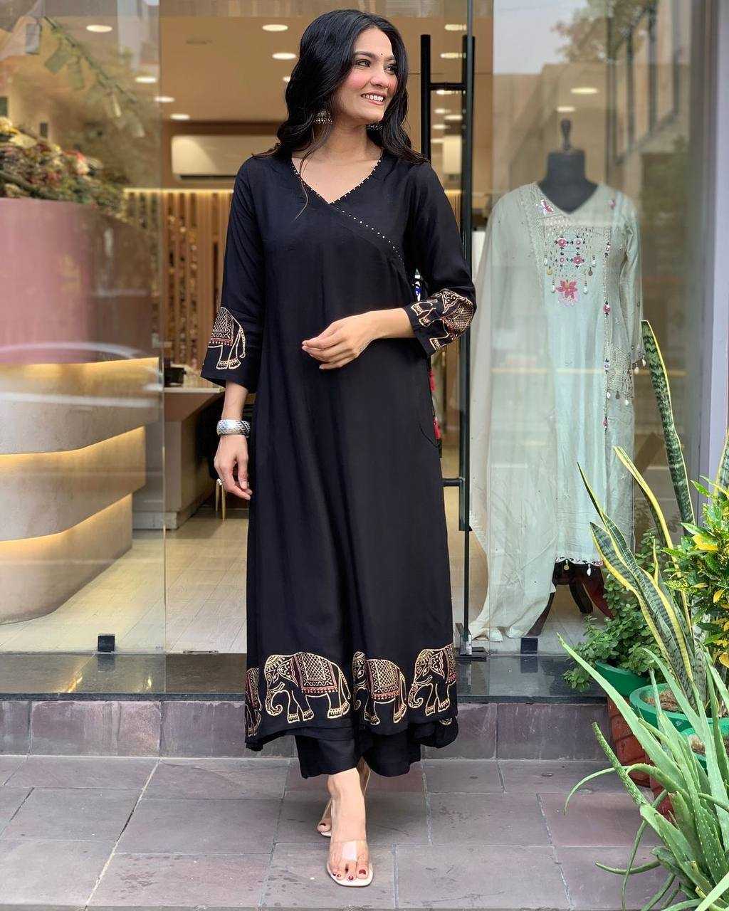 YNF MUSLIN KESH211 LDY115 KURTIS WHOLESALE FESTIVE LONG KURTI WITH BOTTOM BLACK KURTIS MANUFACTURER - Deevit International