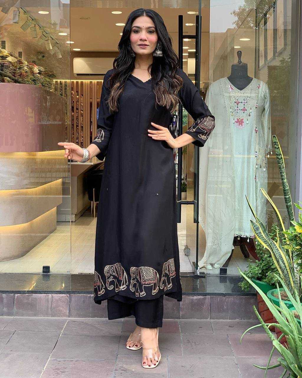 YNF MUSLIN KESH211 LDY115 KURTIS WHOLESALE FESTIVE LONG KURTI WITH BOTTOM BLACK KURTIS MANUFACTURER - Deevit International