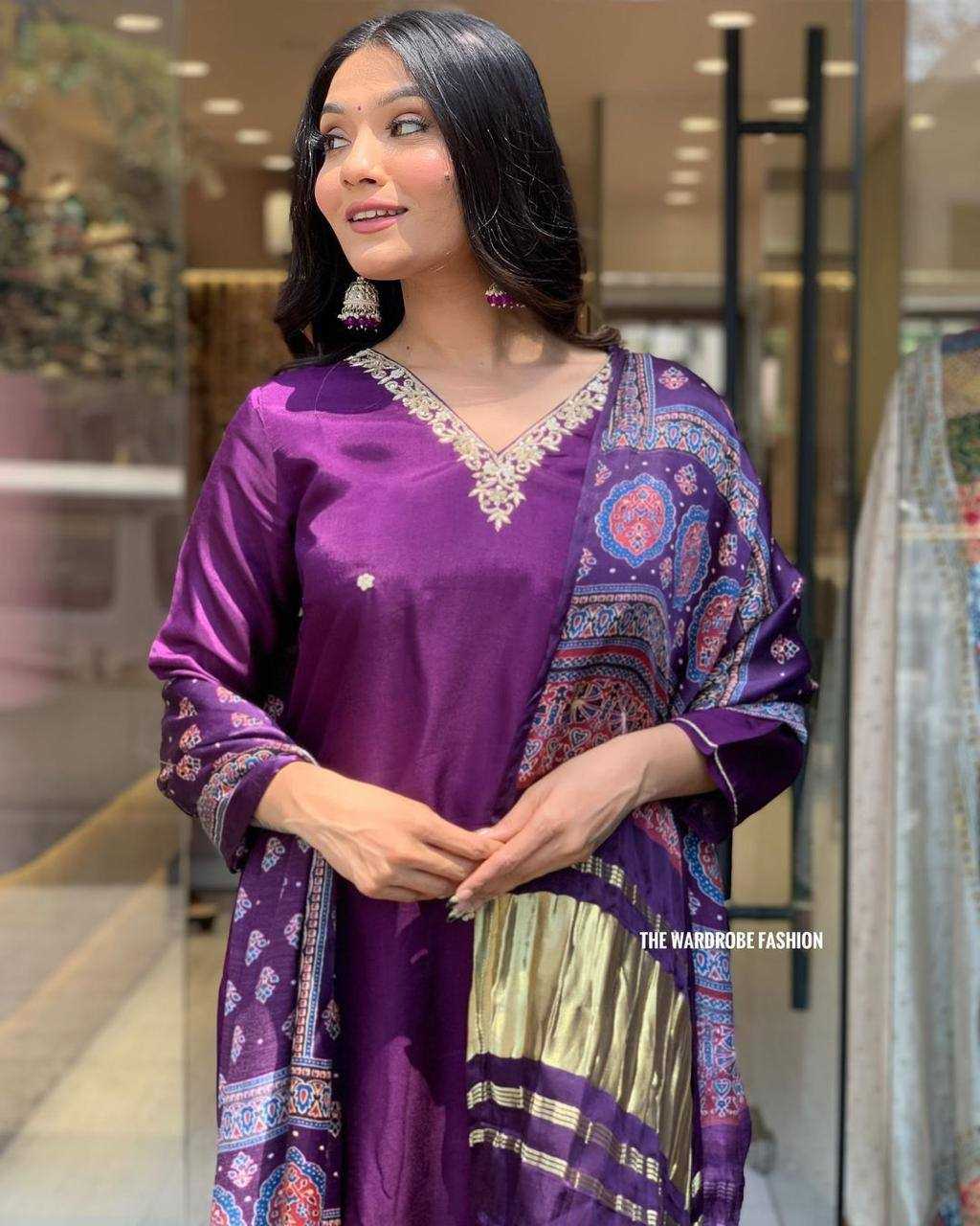 YNF PREMIUM ROMAN SILK KESH211 LDY119 SUITS & DRESSES WHOLESALE WEDDING SILK EMBROIDERED SUITS MANUFACTURE - Deevit International