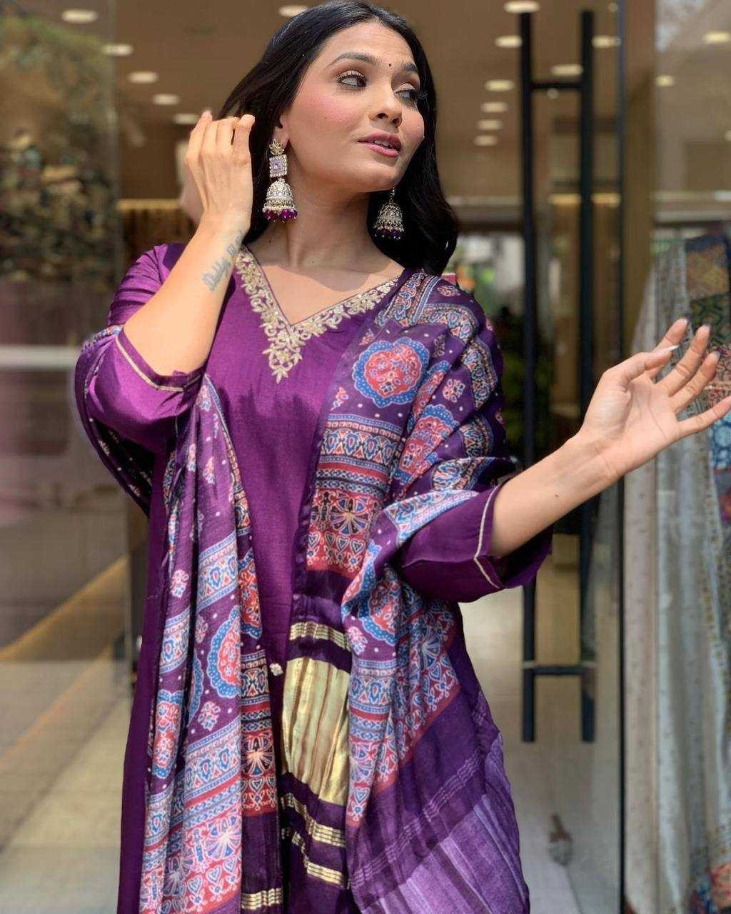 YNF PREMIUM ROMAN SILK KESH211 LDY119 SUITS & DRESSES WHOLESALE WEDDING SILK EMBROIDERED SUITS MANUFACTURE - Deevit International