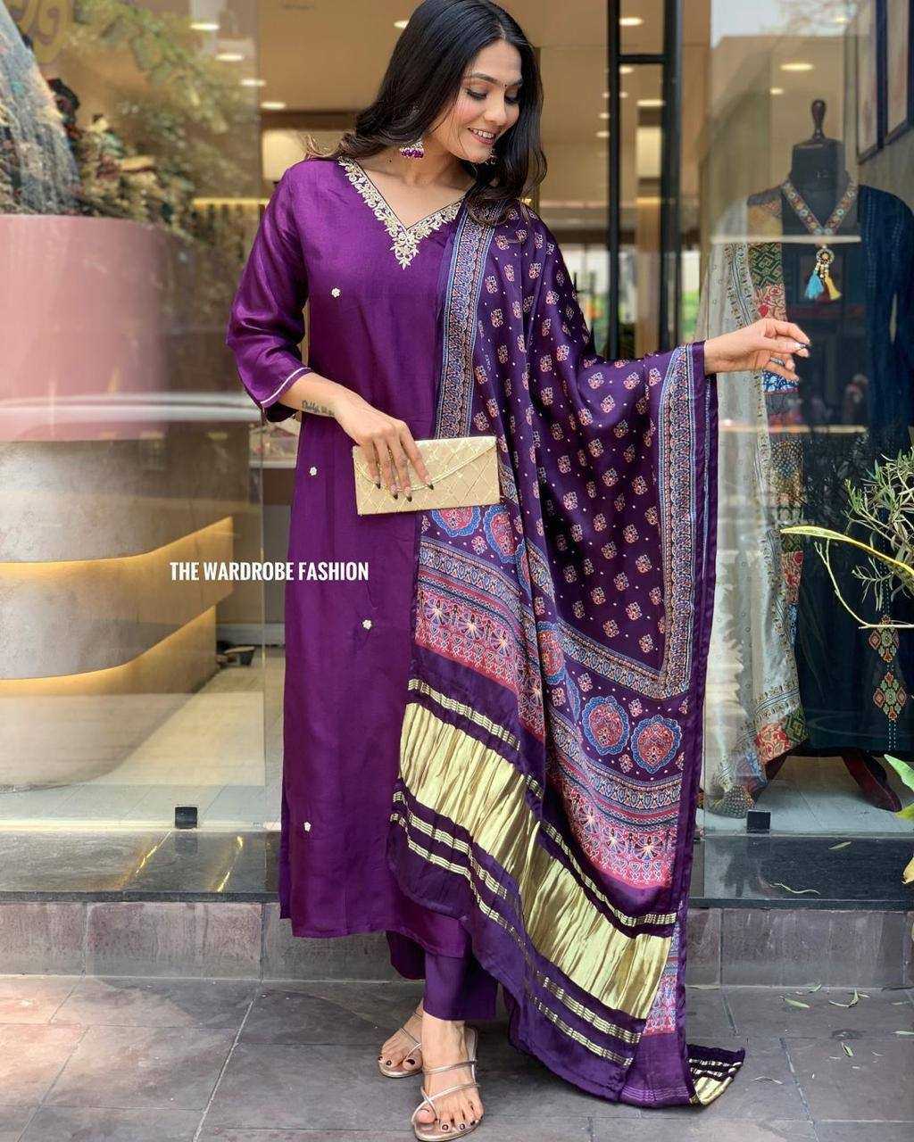 YNF PREMIUM ROMAN SILK KESH211 LDY119 SUITS & DRESSES WHOLESALE WEDDING SILK EMBROIDERED SUITS MANUFACTURE - Deevit International