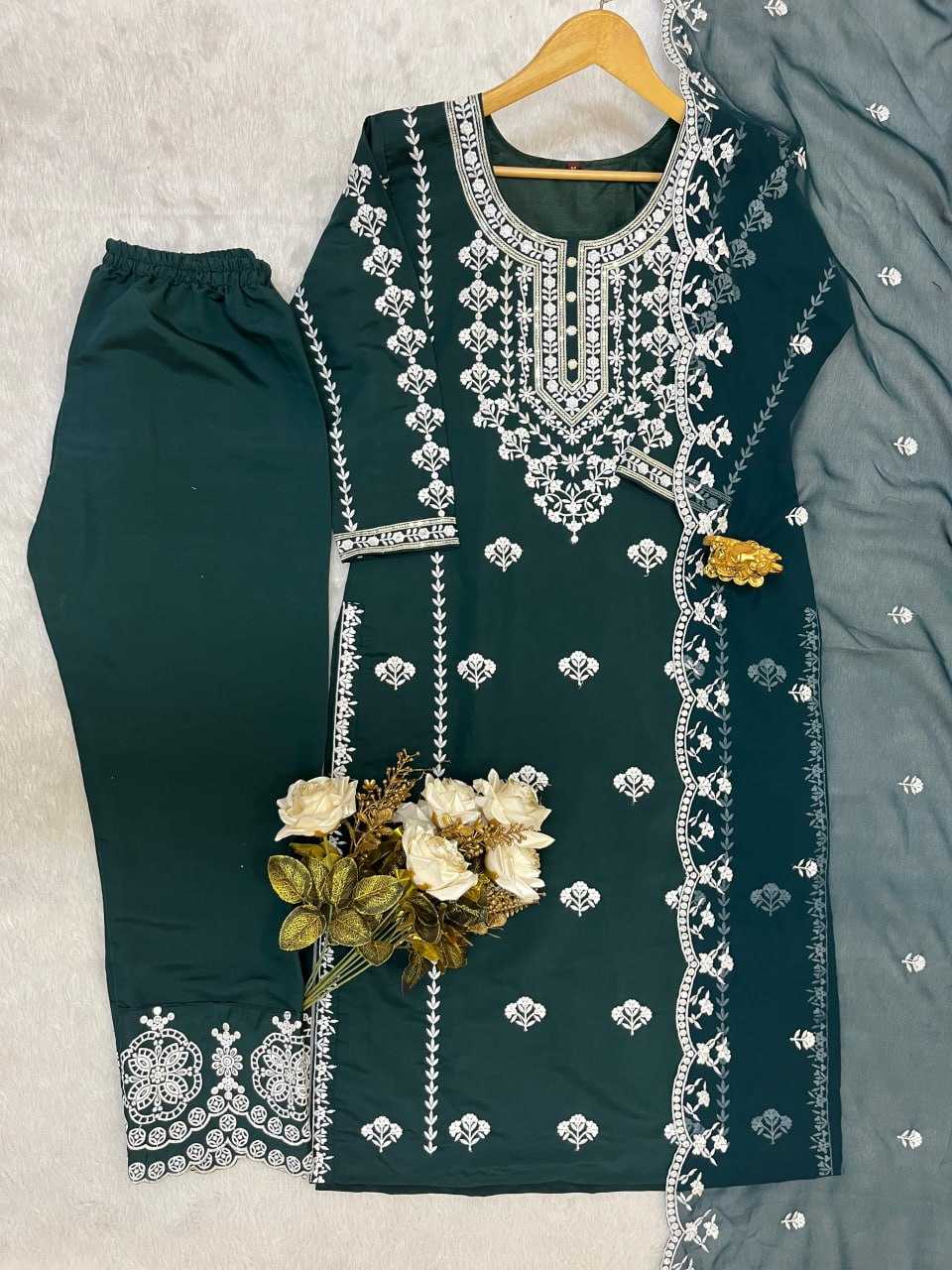 YNF ROMAN SILK KESH247 7013 SUITS & DRESSES WHOLESALE EMBROPIDERY PAKISTANI LADIES SUITS MANUFACTURE - Deevit International