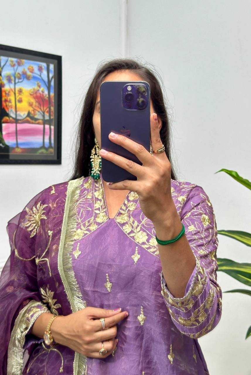 YNF RUSSIAN SILK RIN181 1071 LEHENGAS WHOLESALE SILK EMBROIDERED PURPLE LEHENGAS MANUFACTURER - Deevit International