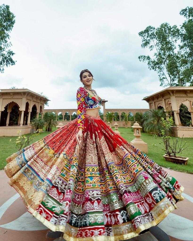 YNF SOFT BUTTER SILK KESH196 1467 LEHENGAS WHOLESALE SILK TRADITIONAL PRINTED LEHENGAS MANUFACTURER - Deevit International