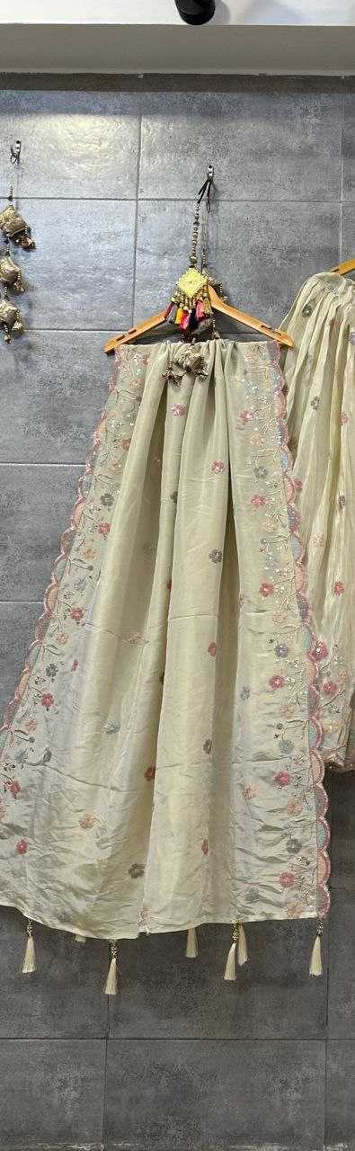 YNF TISSUE SILK KESH179 AHB112 LEHENGAS WHOLESALE WEDDING WHITE SILK LEHENGAS MANUFACTURER - Deevit International