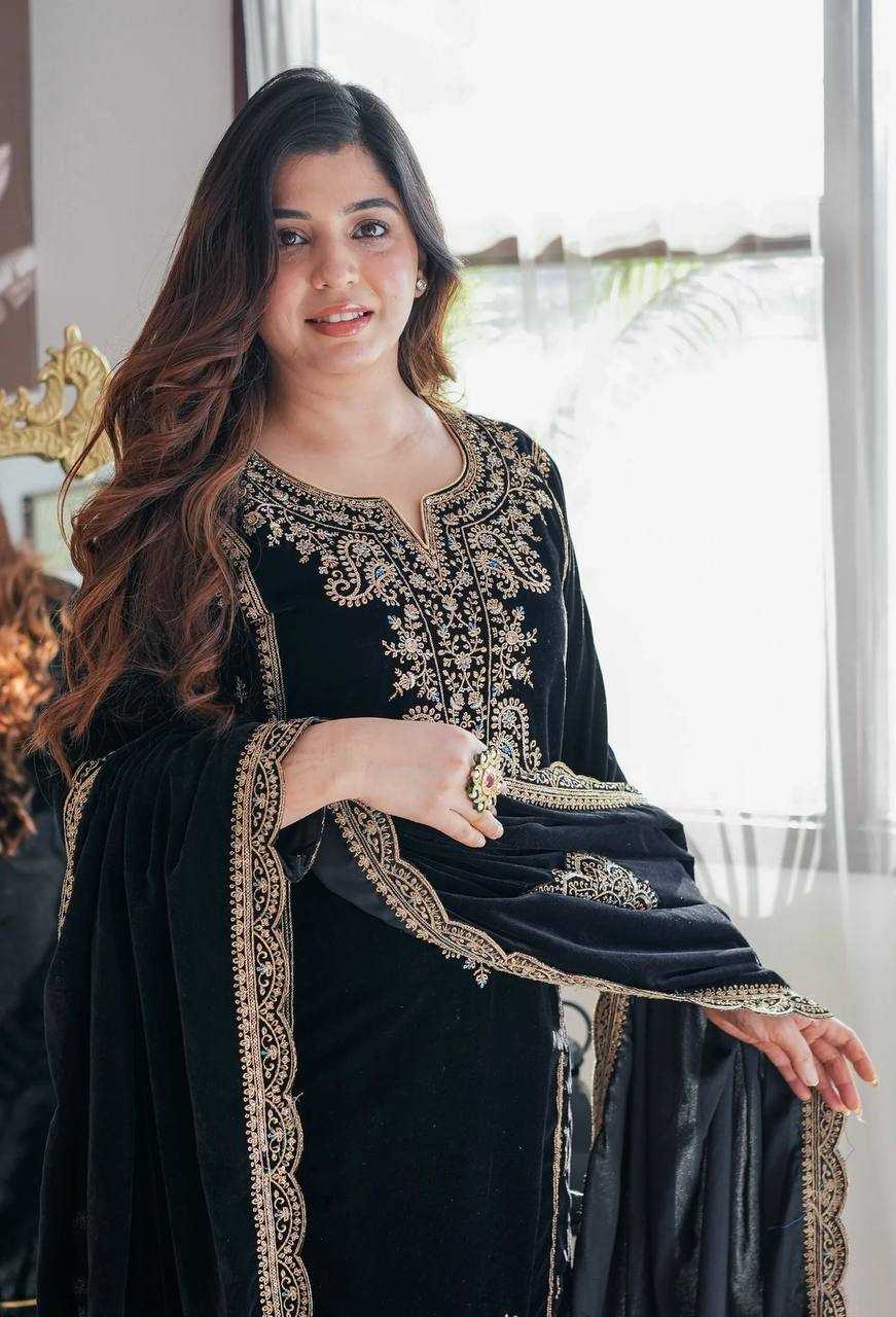 YNF VELVET KESH122 399 SUITS & DRESSES WHOLESALE EMBROPIDERY VELVET PARTY WEAR BLACK SUITS MANUFACTURE - Deevit International