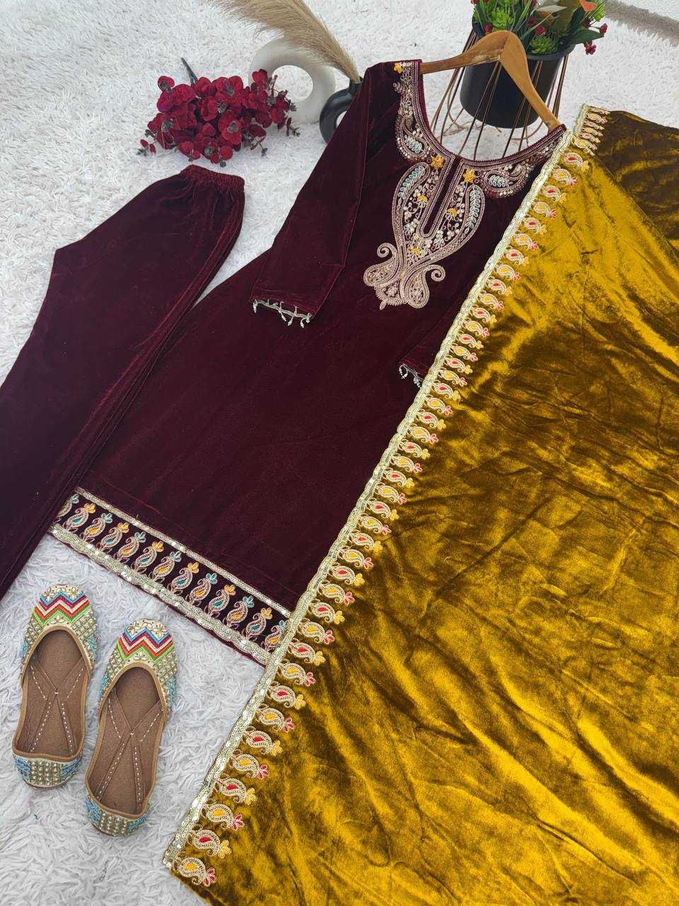 YNF VELVET KESH125 3095 WHOLESALE EMBROIDERY SUITS VELVET WEDDING SUITS MANUFACTURER - Deevit International