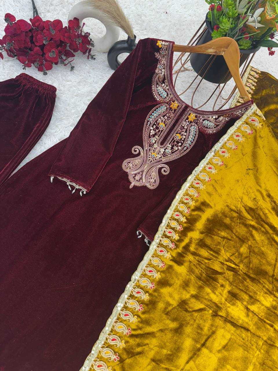 YNF VELVET KESH125 3095 WHOLESALE EMBROIDERY SUITS VELVET WEDDING SUITS MANUFACTURER - Deevit International