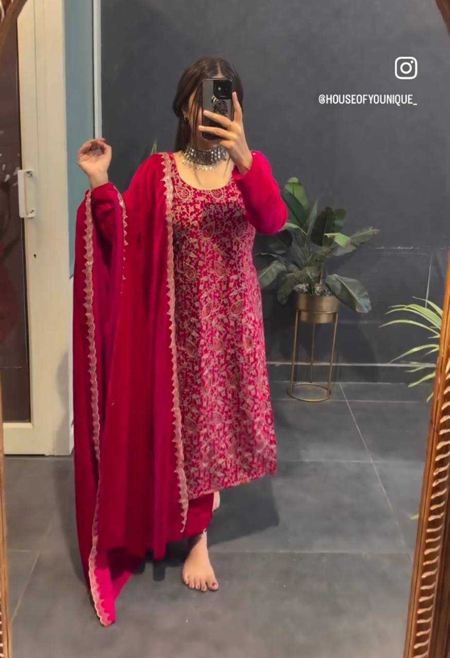 YNF VELVET KESH156 1139 SUITS & DRESSES PAKISTAN WEDDING EMBROIDERY I WEDDING LADIES SUITS MANUFACTUR - Deevit International