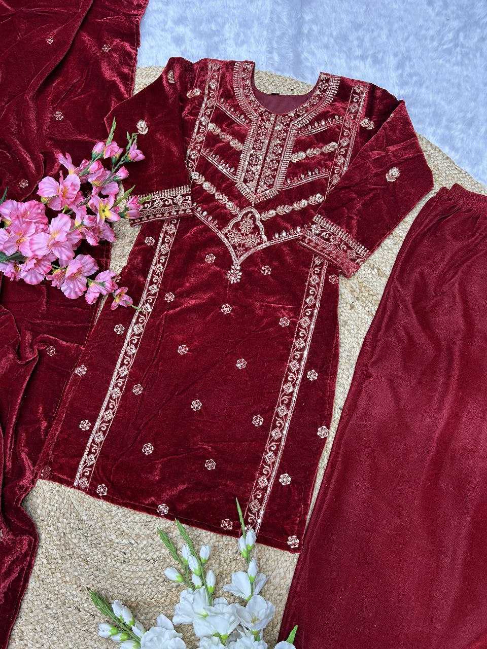 YNF VELVET KESH164 G80 SUITS & DRESSES WHOLESALE EMBROIDEREY PARTY WEAR VELVET SUITS MANUFACTURE - Deevit International