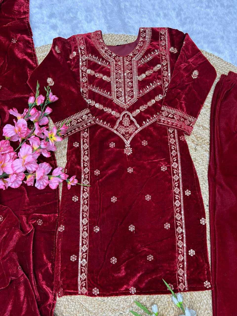 YNF VELVET KESH164 G80 SUITS & DRESSES WHOLESALE EMBROIDEREY PARTY WEAR VELVET SUITS MANUFACTURE - Deevit International