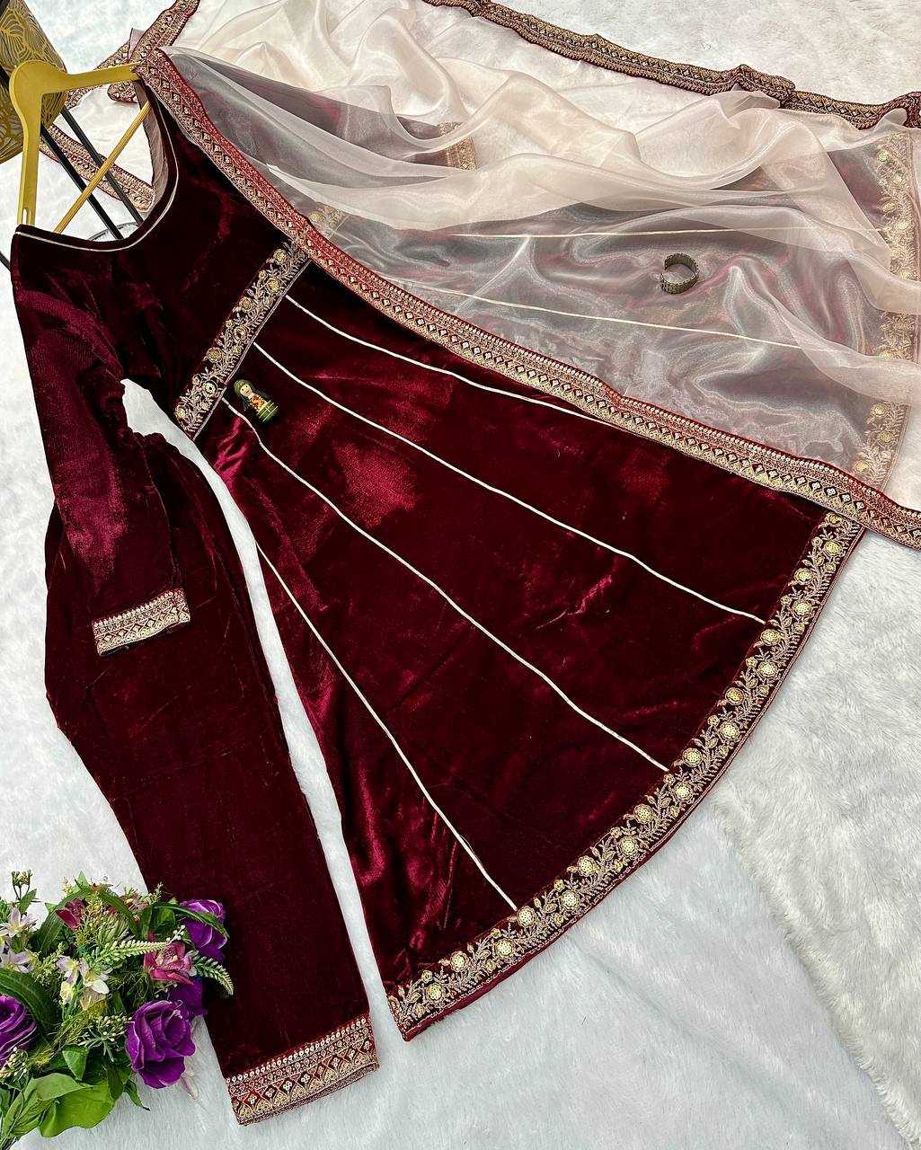 YNF VELVET RIN181 1070 GOWNS WHOLESALE EMBROIDERY ANARAKLLI MAROON VELVET GOWNS MANUFACTURER - Deevit International