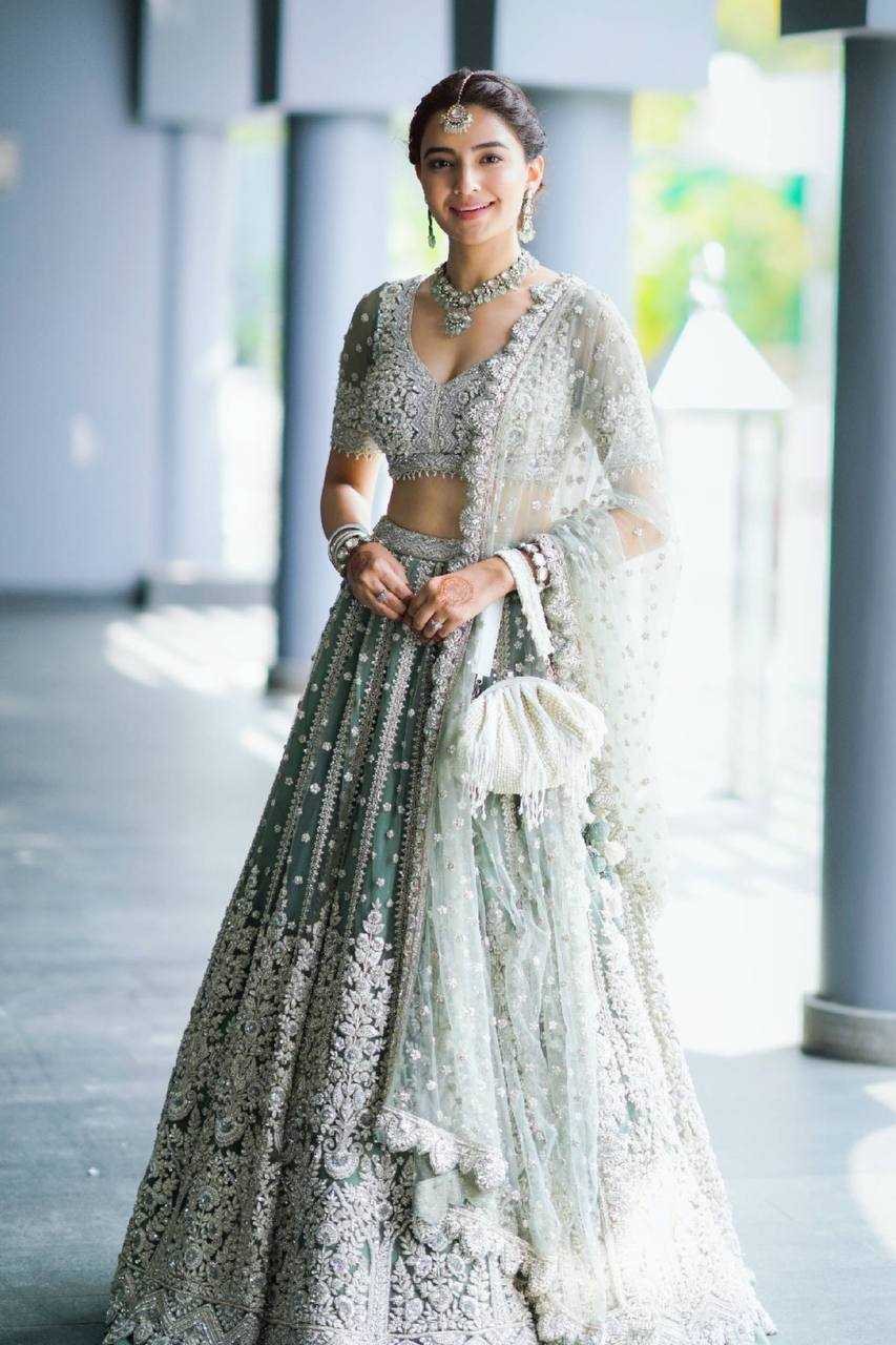 YNF ZARI KESH270 34 LEHENGA WHOLESALE WEDDING NET ZARI LEHENGA MANUFACTURER - Deevit International